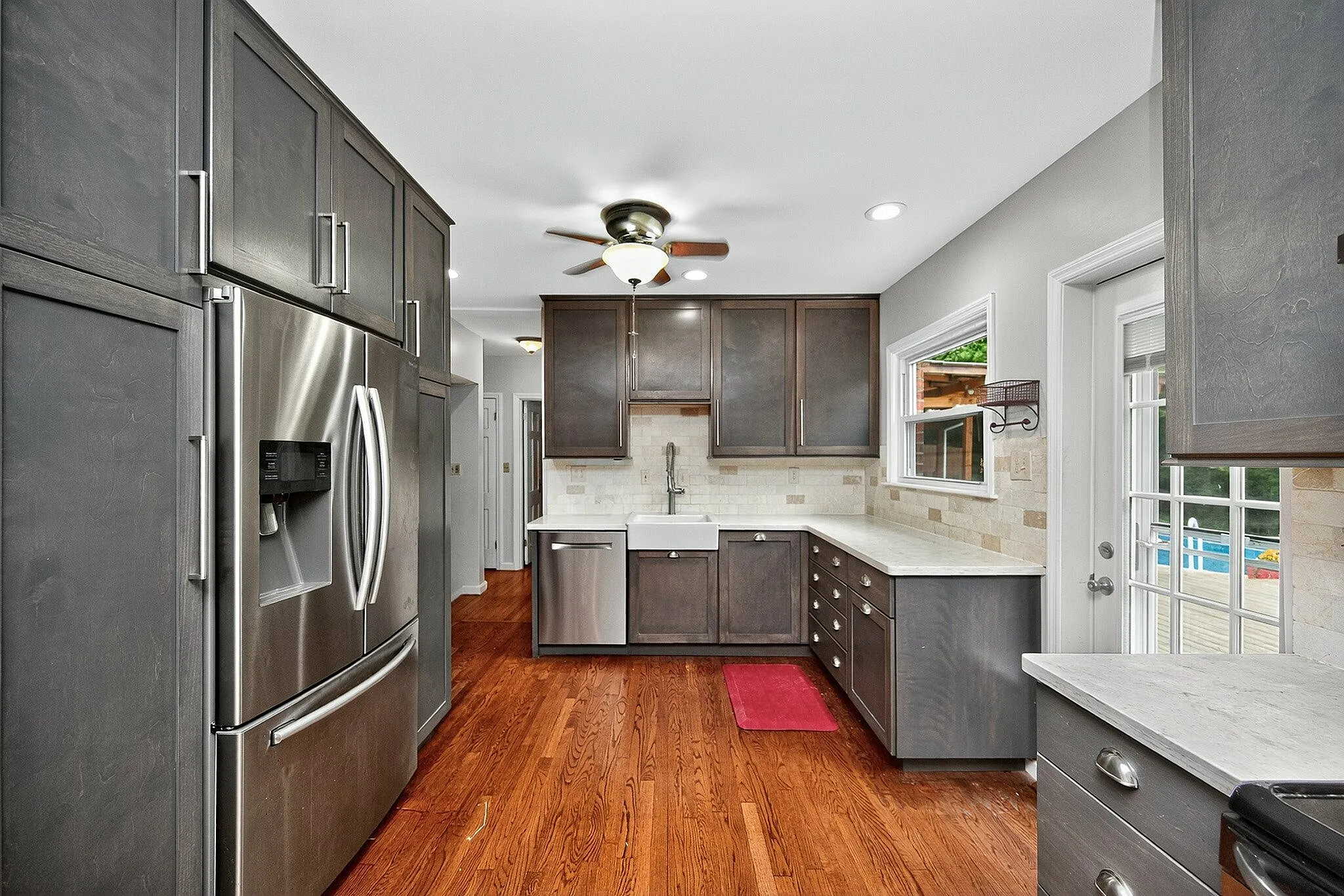 Sunset Cincy apartment community gallery image 5