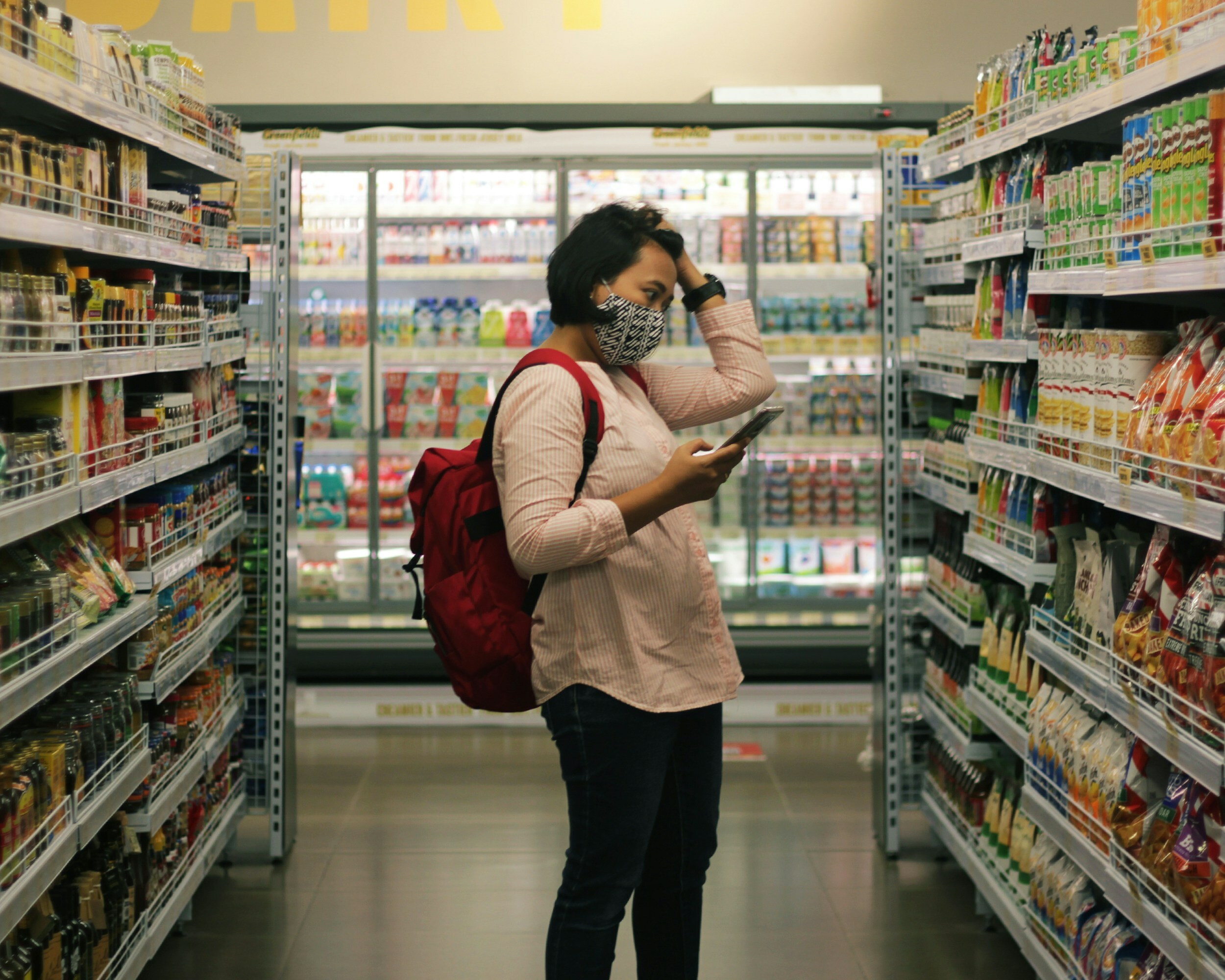 How to Shop for University Affordably-image