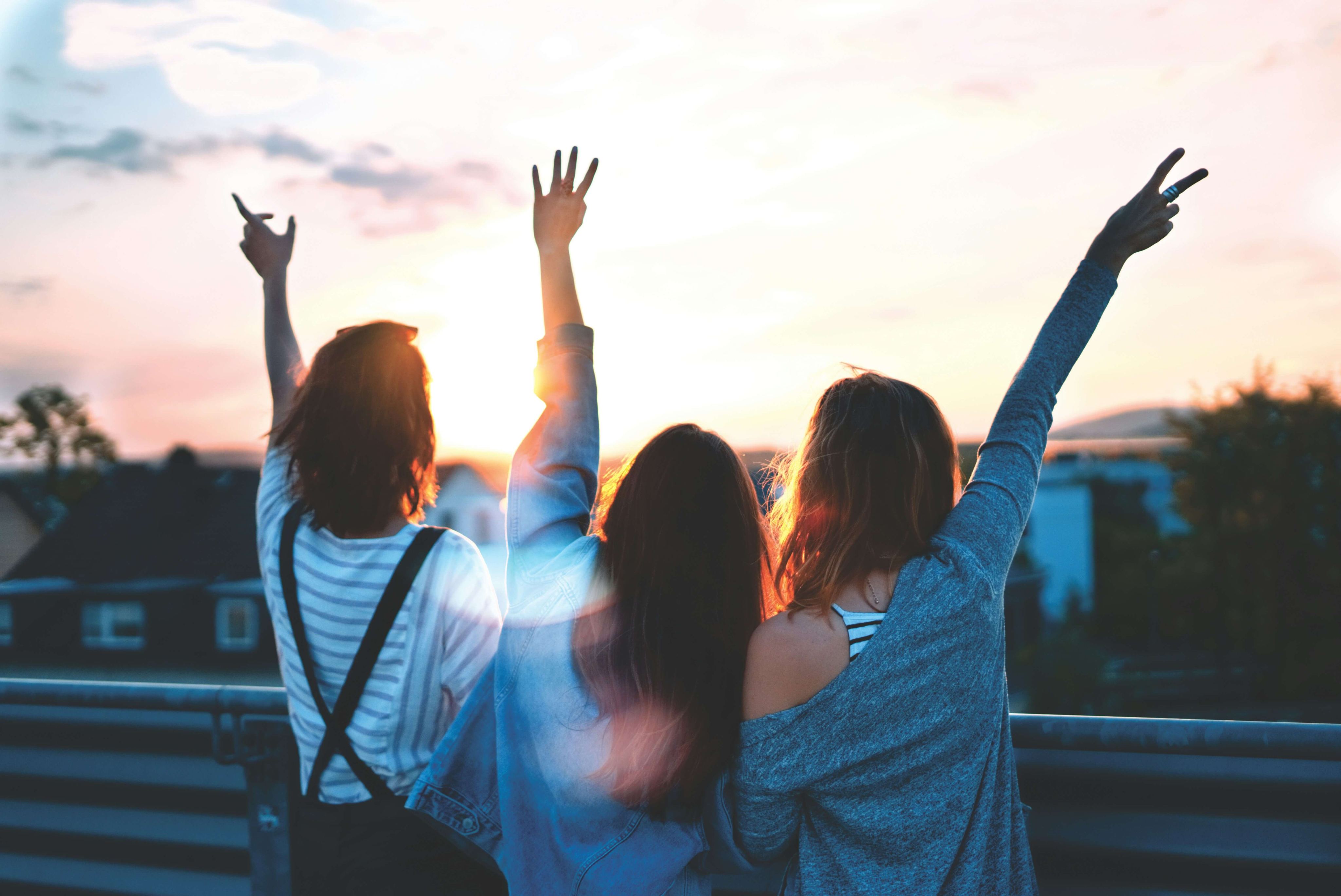 A Guide to Making New Friends at University-image