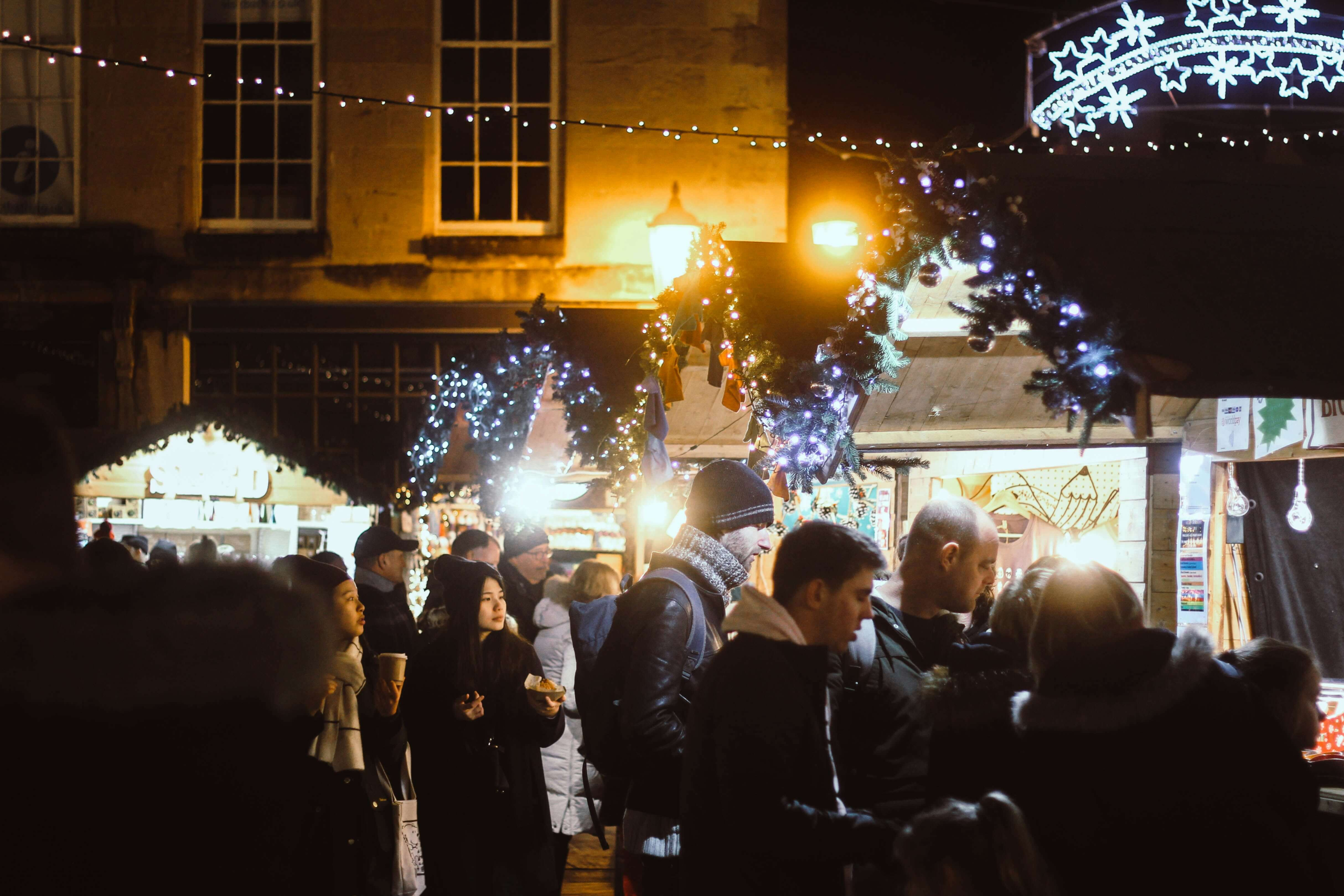 How to Save Money on Holiday Gifts as a Student-image