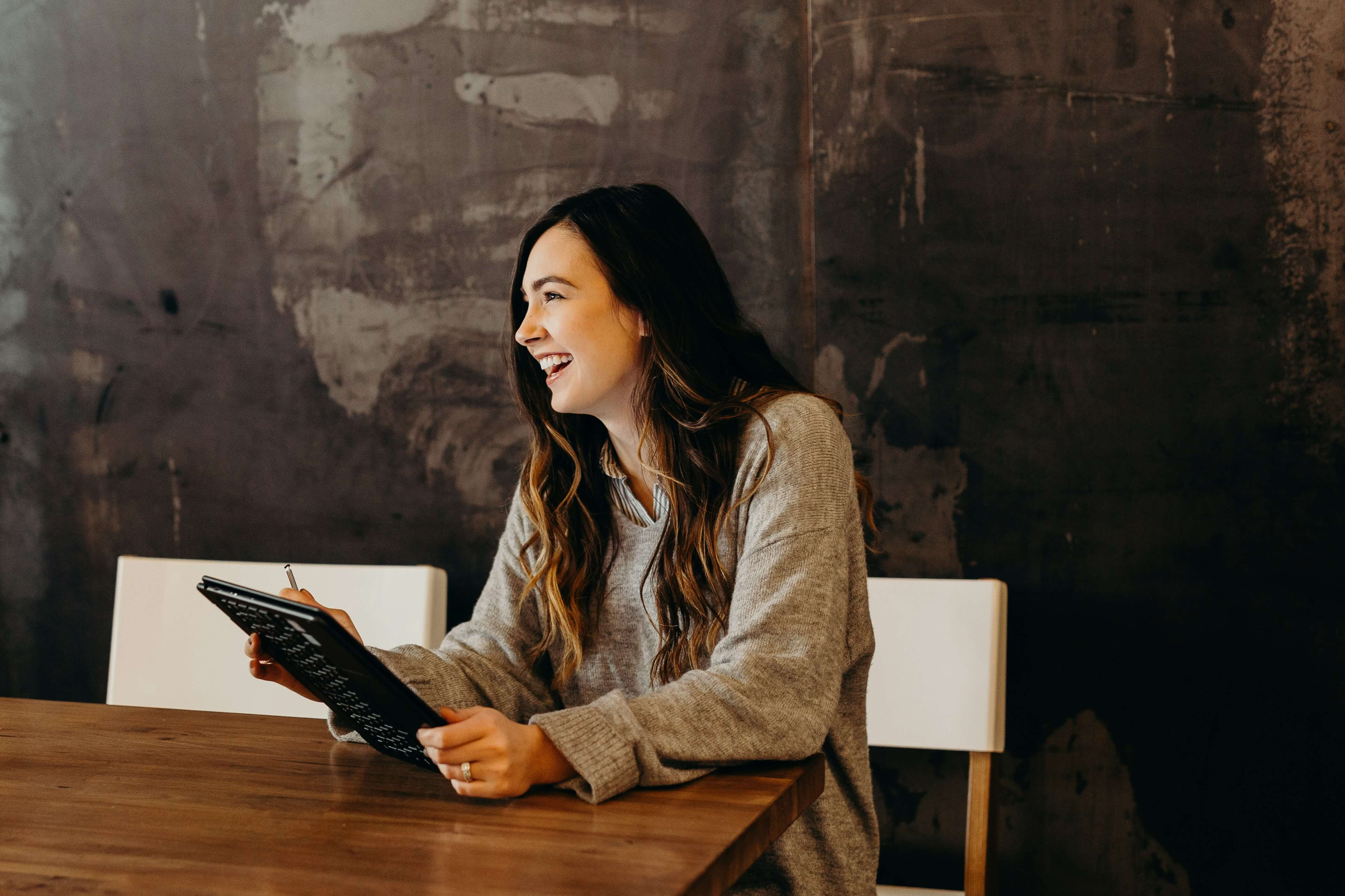 4 Ways to Build a Strong Resume in College-image