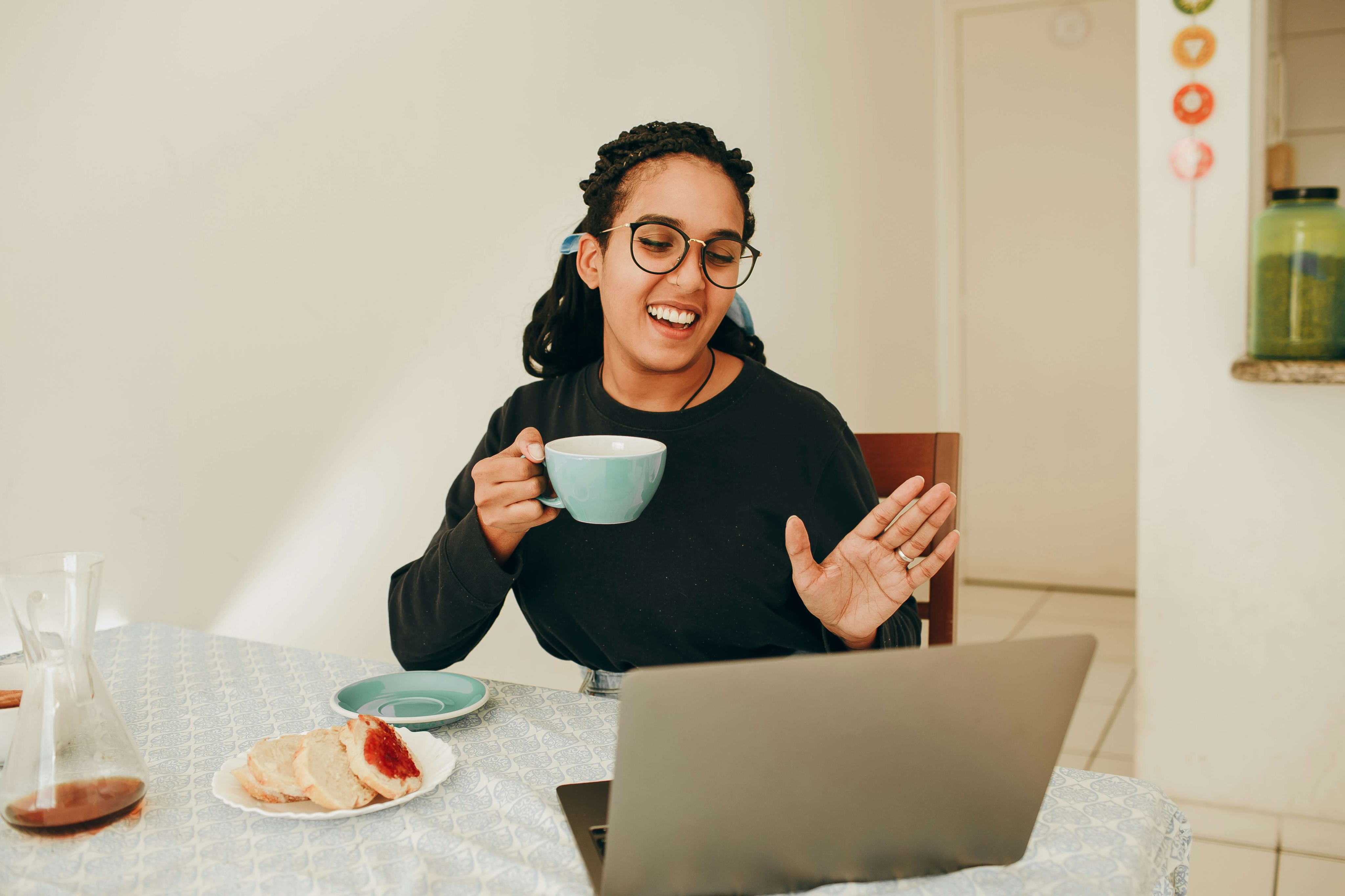How to Safely Meet Up with Someone You Met Online-image