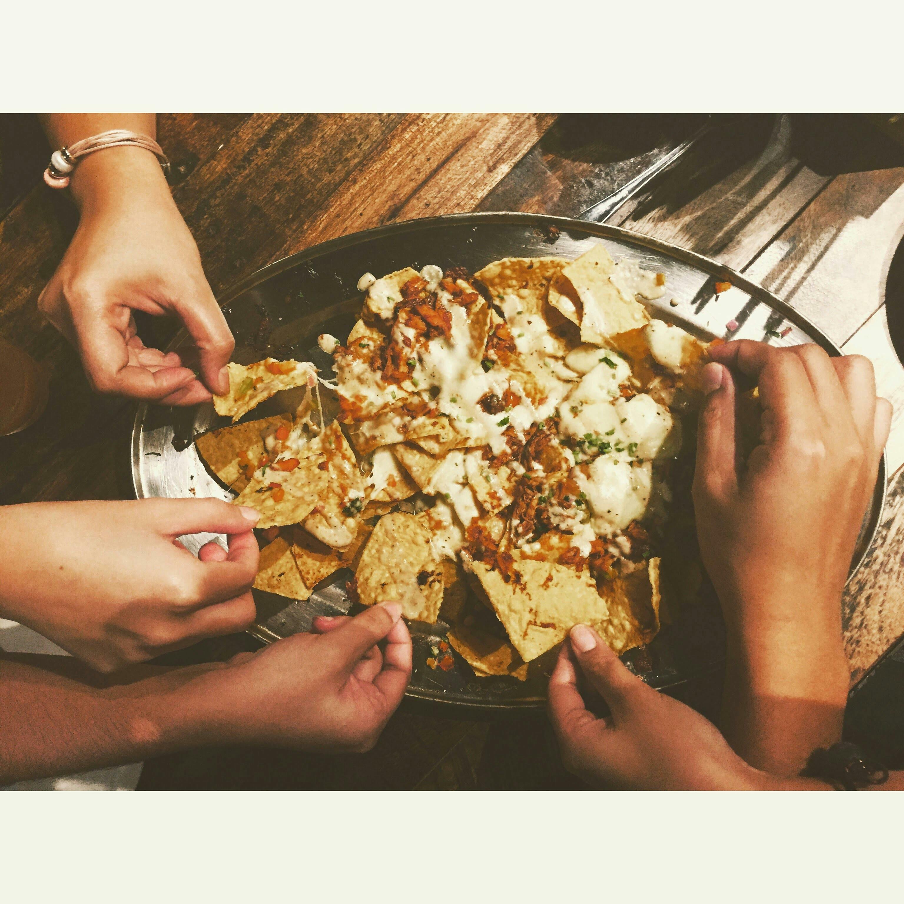How to Throw a New Year’s Eve Party in Your Student Apartment-image