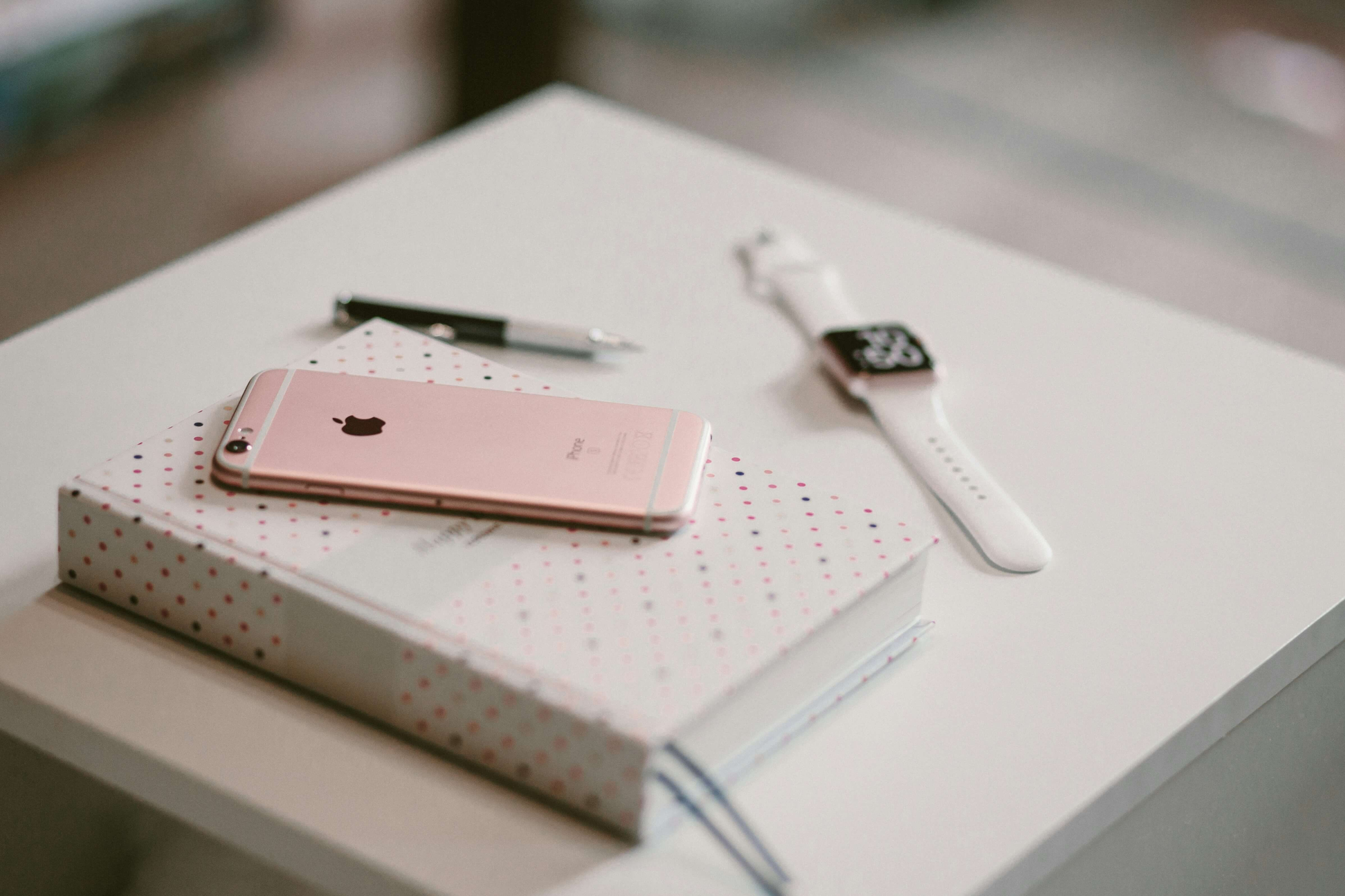 11 Gift Ideas for University Students to Put on Their Lists-image