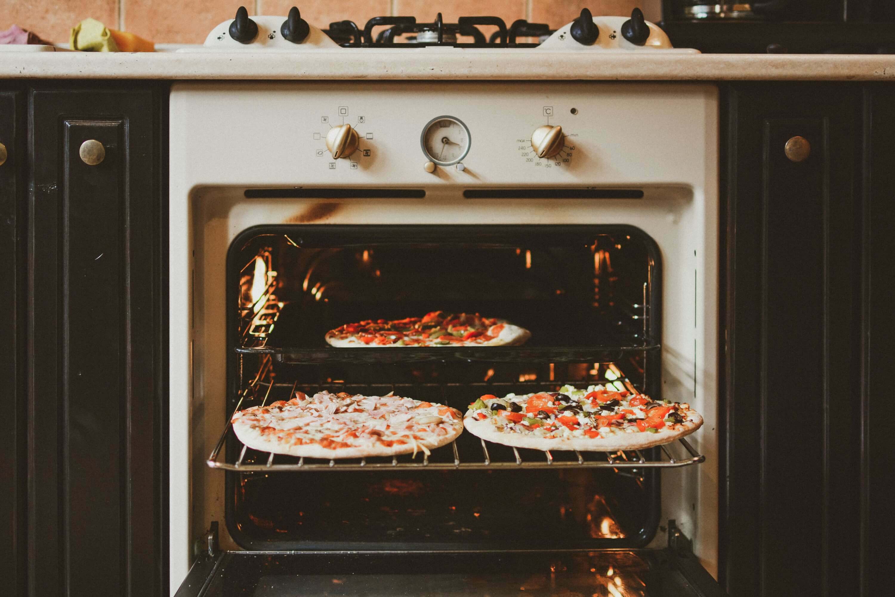 How to Save on Food Costs at University-image