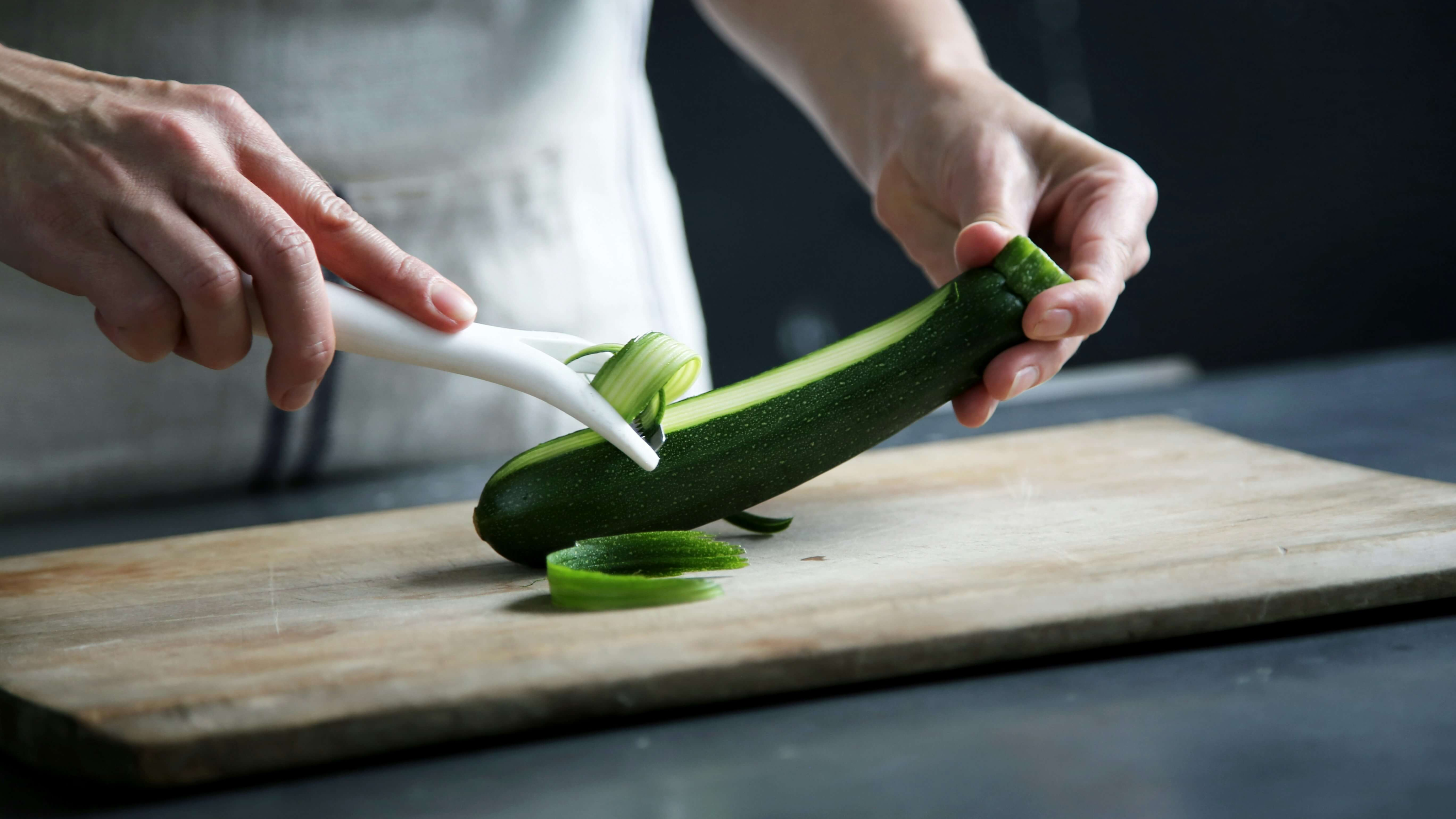 How to Save on Food Costs at University-image