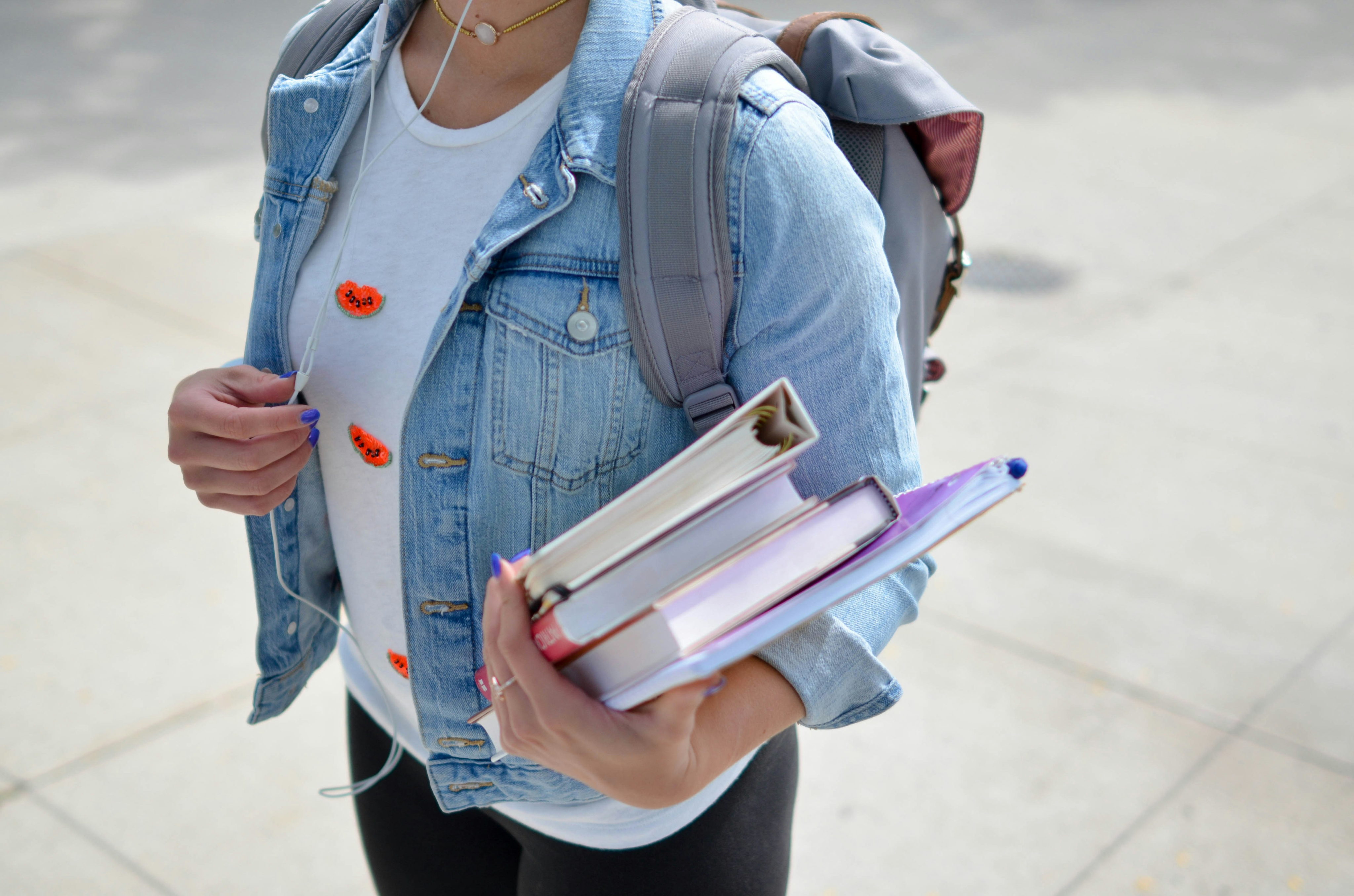 Small vs. Large Universities: What to Consider-image