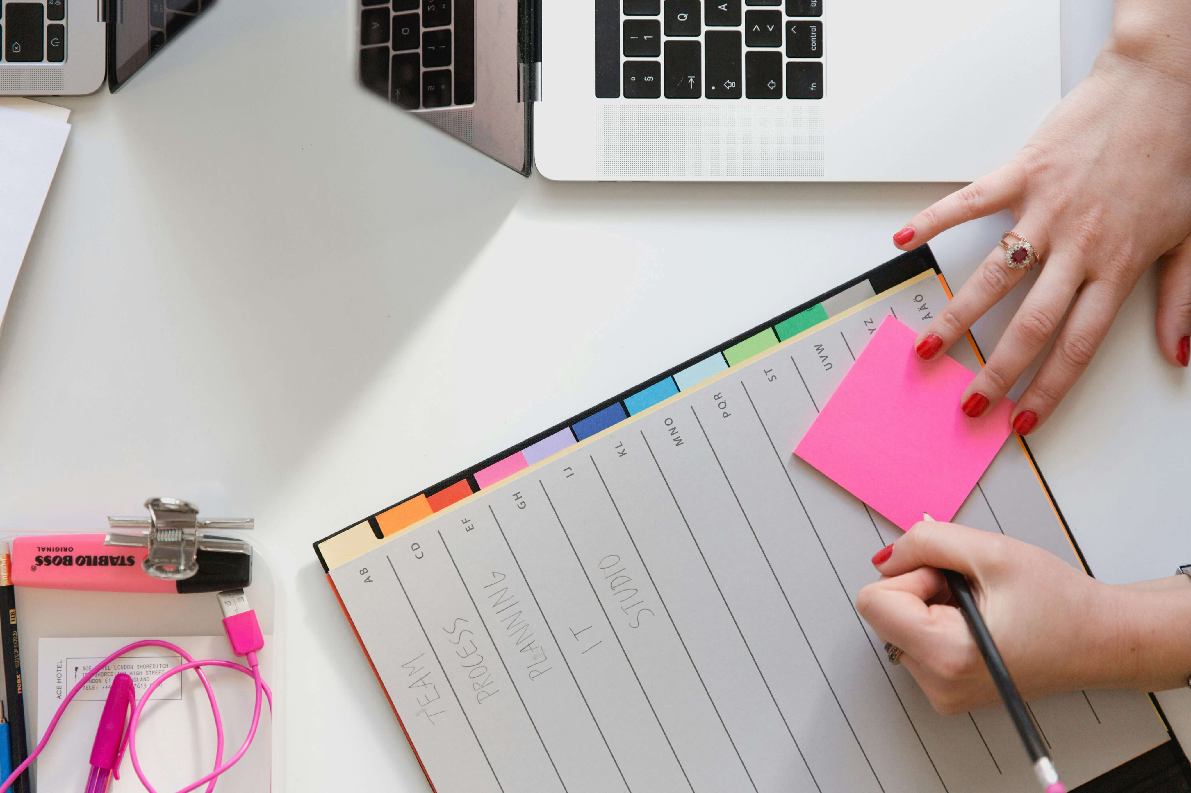 9 Internship Essentials to Have on Hand-image