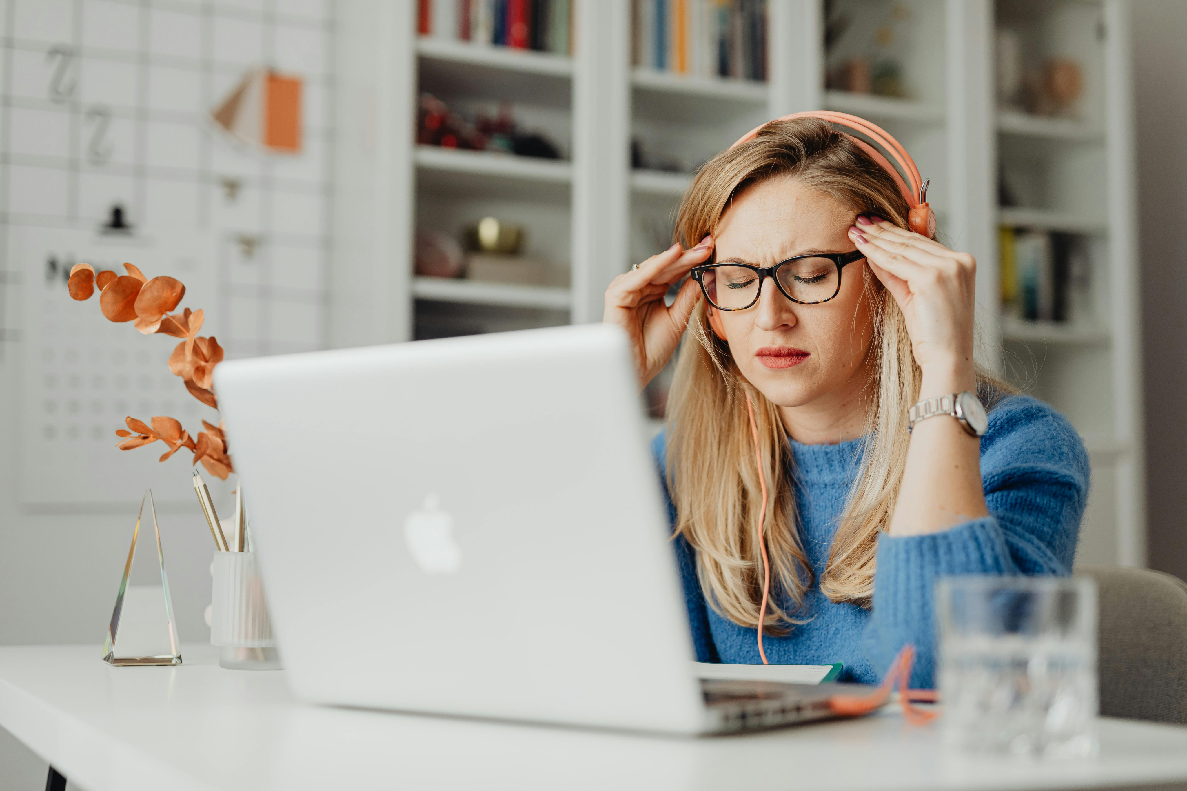 6 Tips to Try If Social Events Make You Anxious-image