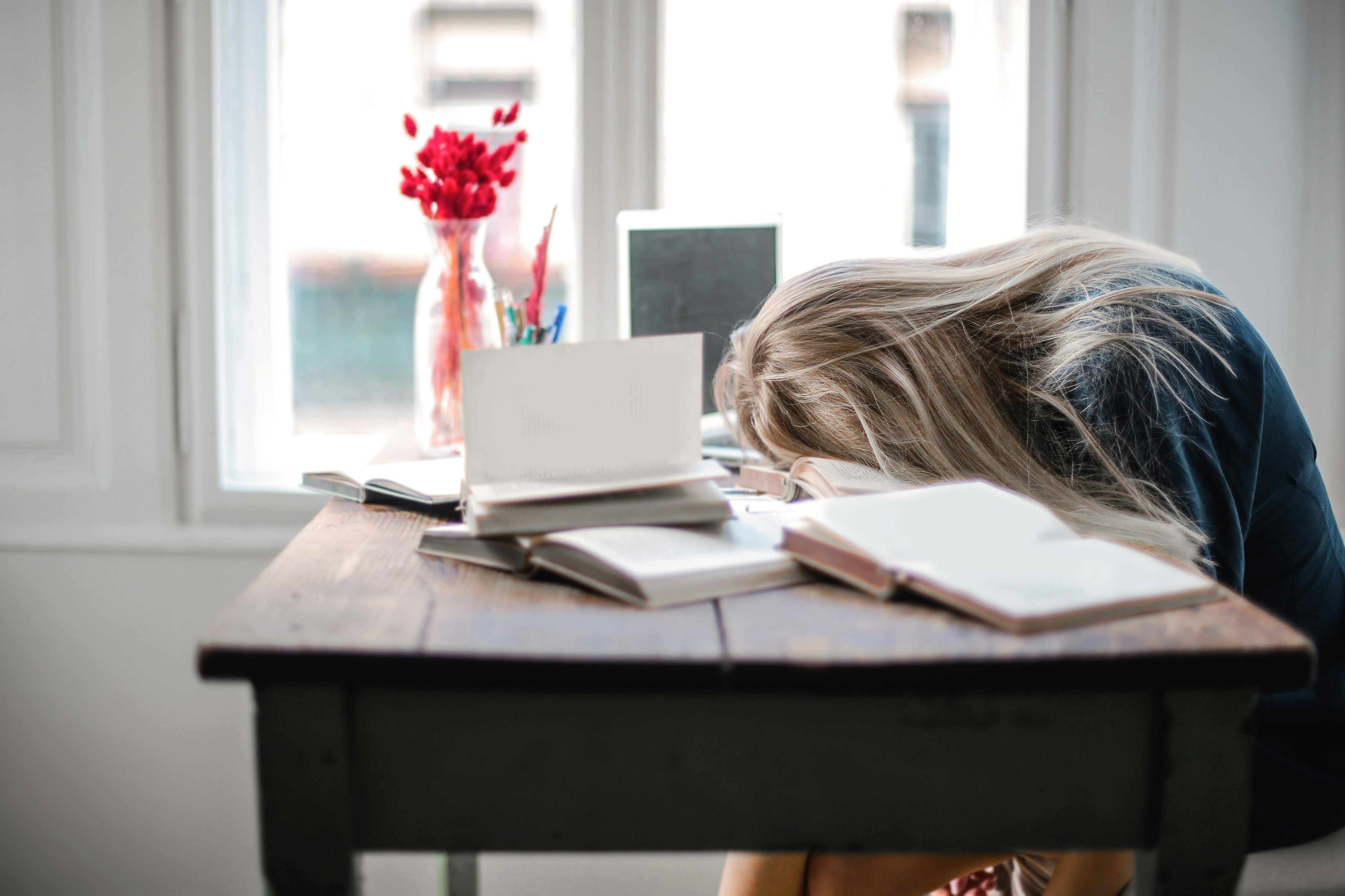 Do You Have These Signs of Sleep Deprivation?-image