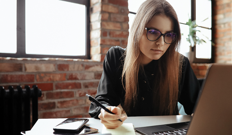 How online internships can benefit students in 2025-image