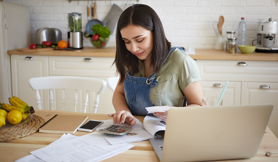 How to create and maintain a student budget that works-image