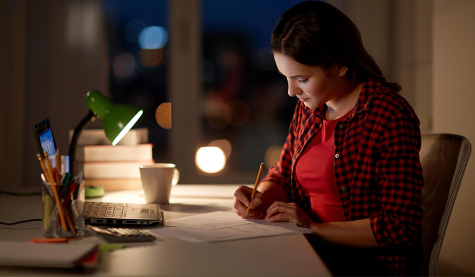 How to craft a scholarship essay that showcases your strengths-image