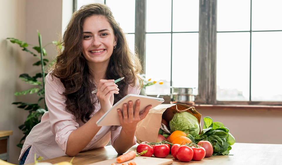 A guide to eating healthy on a student budget-image