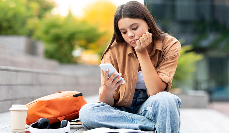 How to combat loneliness when studying abroad-image