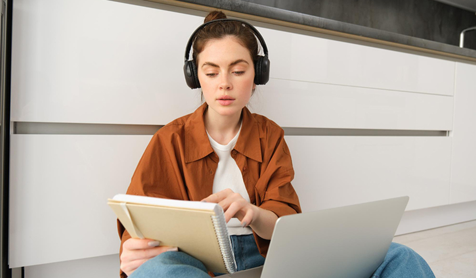 Best music artists to keep you focused while studying-image