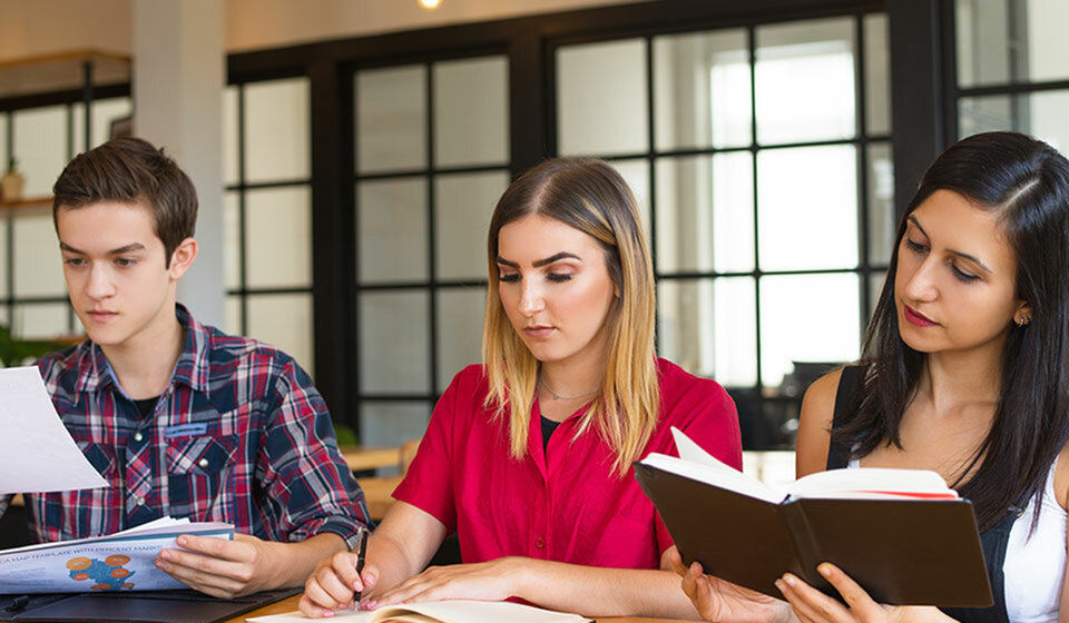 How learning another language in university opens new opportunities-image