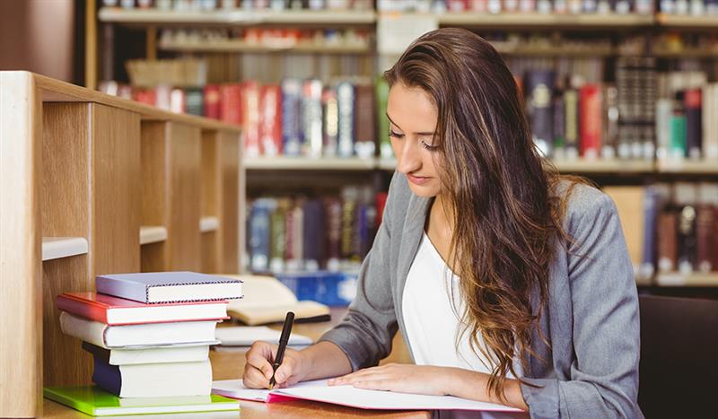 How to stay inspired and confident when writing essays-image