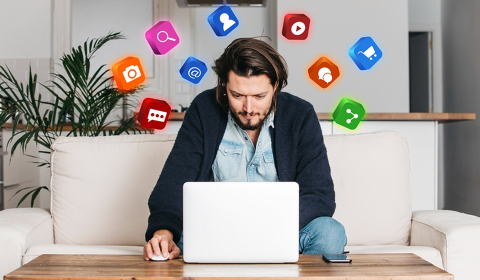 How students can create a strong professional presence on social media-image