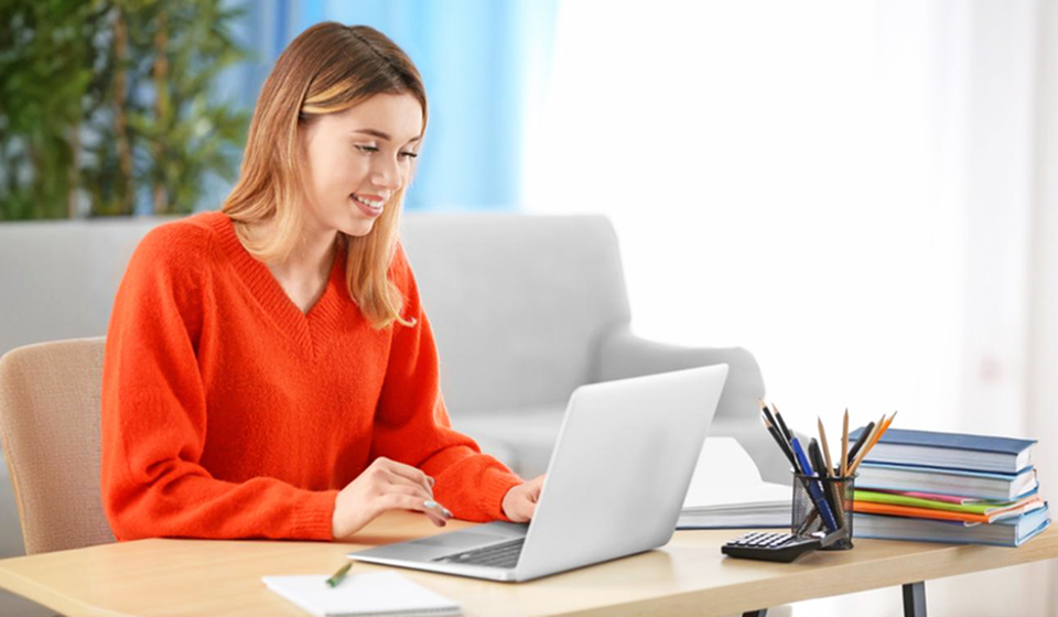 Cover letter tips that help university students land their first job-image
