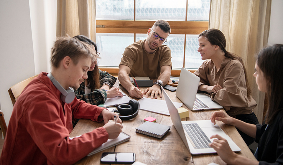 Tips for students to stay focused during study group sessions-image