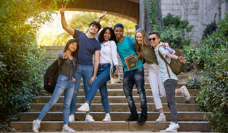 How to meet people and make friends when you start university-image