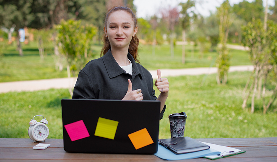 How students can balance part-time work with a full academic schedule-image