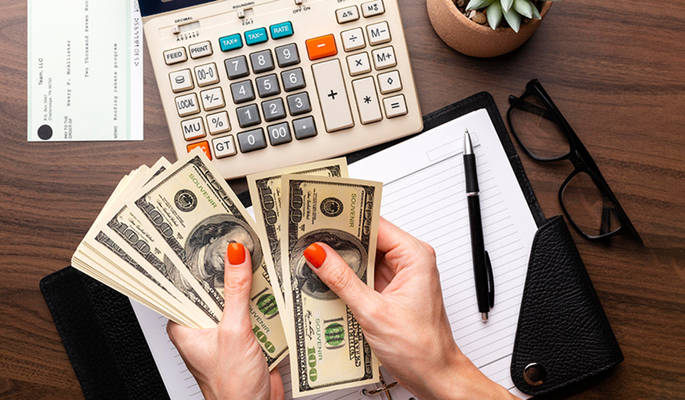 Passive income ideas for students that actually work and pay off-image