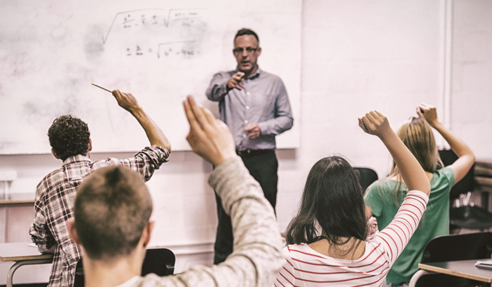 What to expect from your first university lecture experience-image