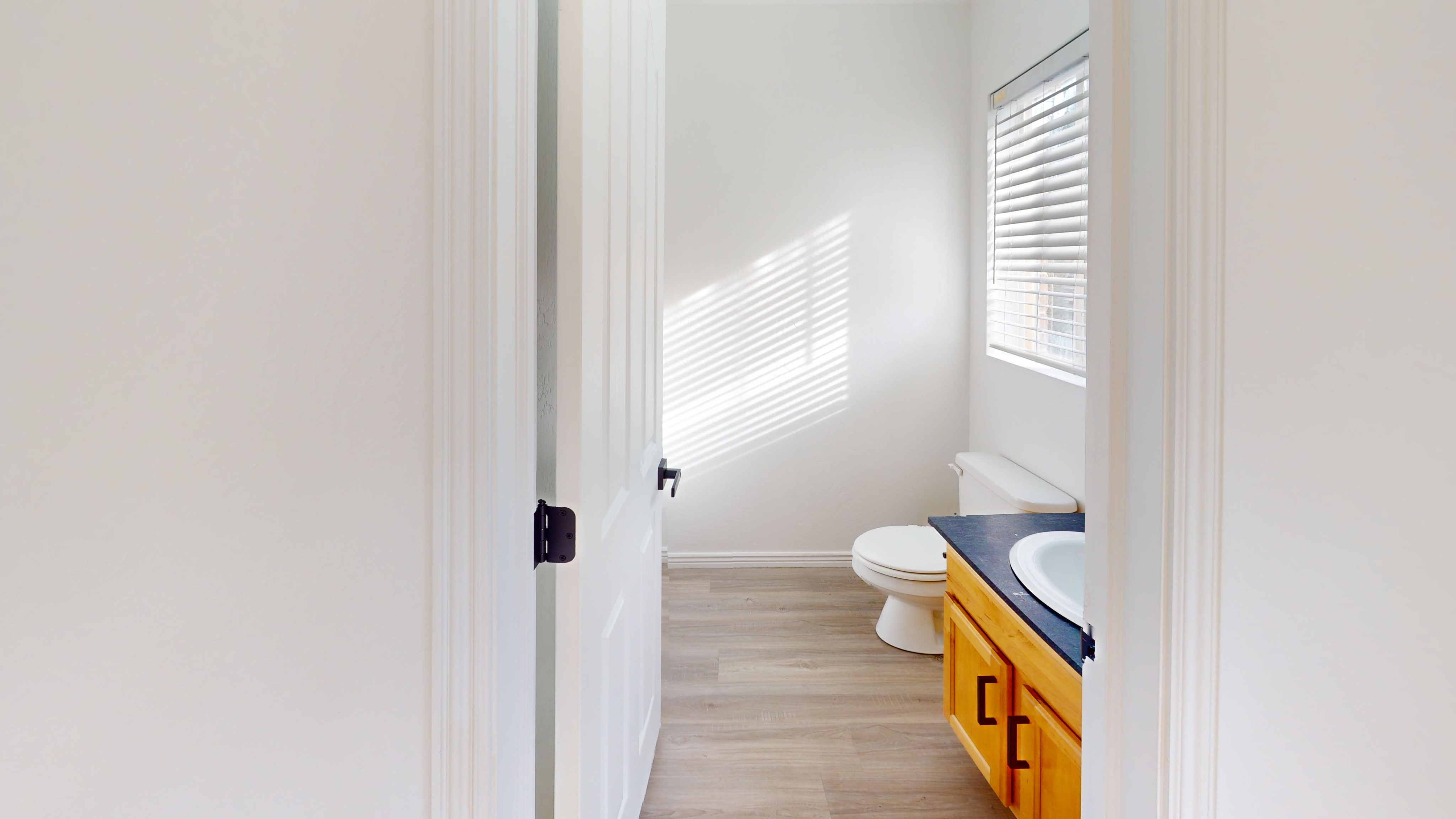 Floor 1 Bathroom | 2x2 Stone Creek Village | Bountiful, UT