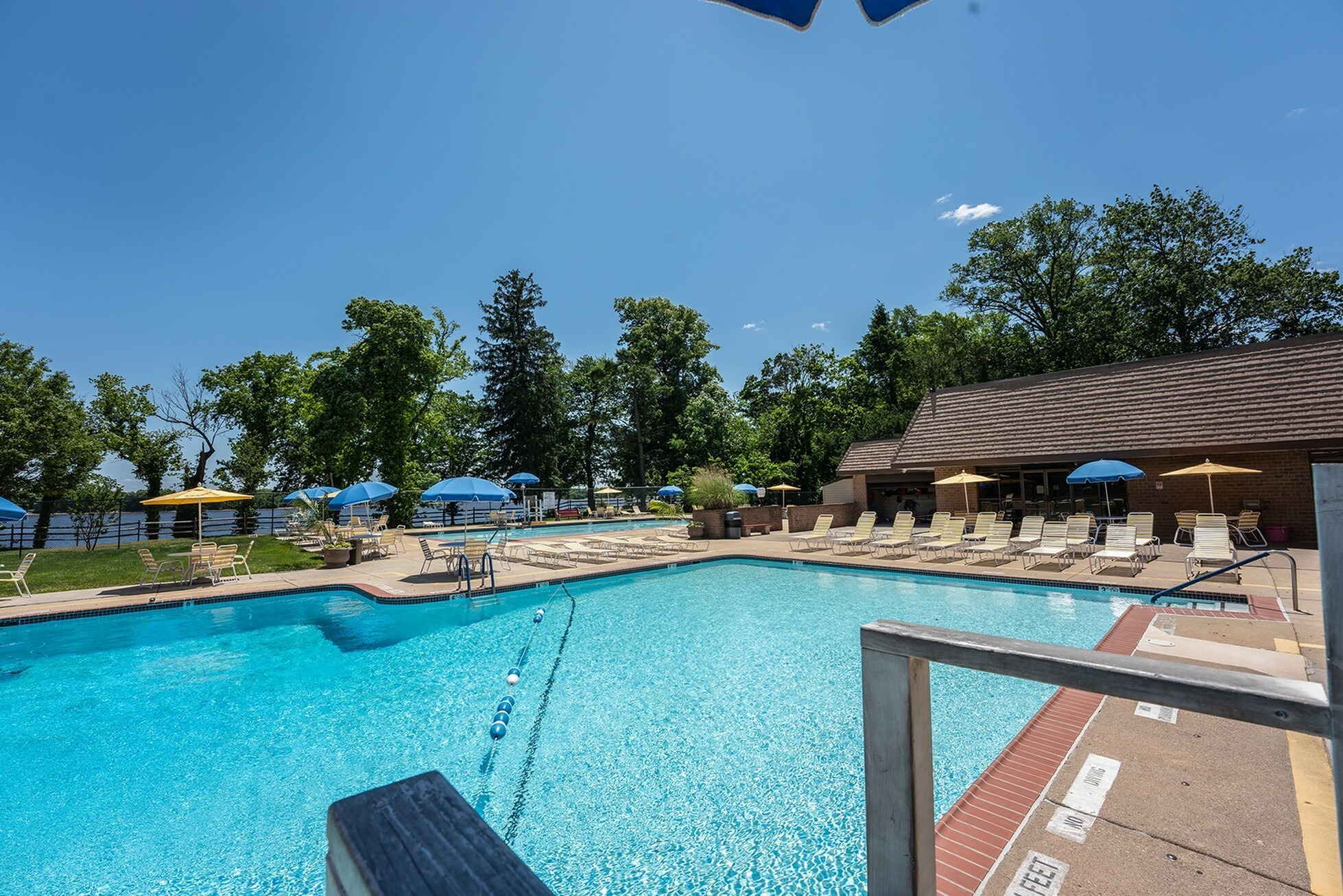 Delaire Landing Riverside Resort Style Pools