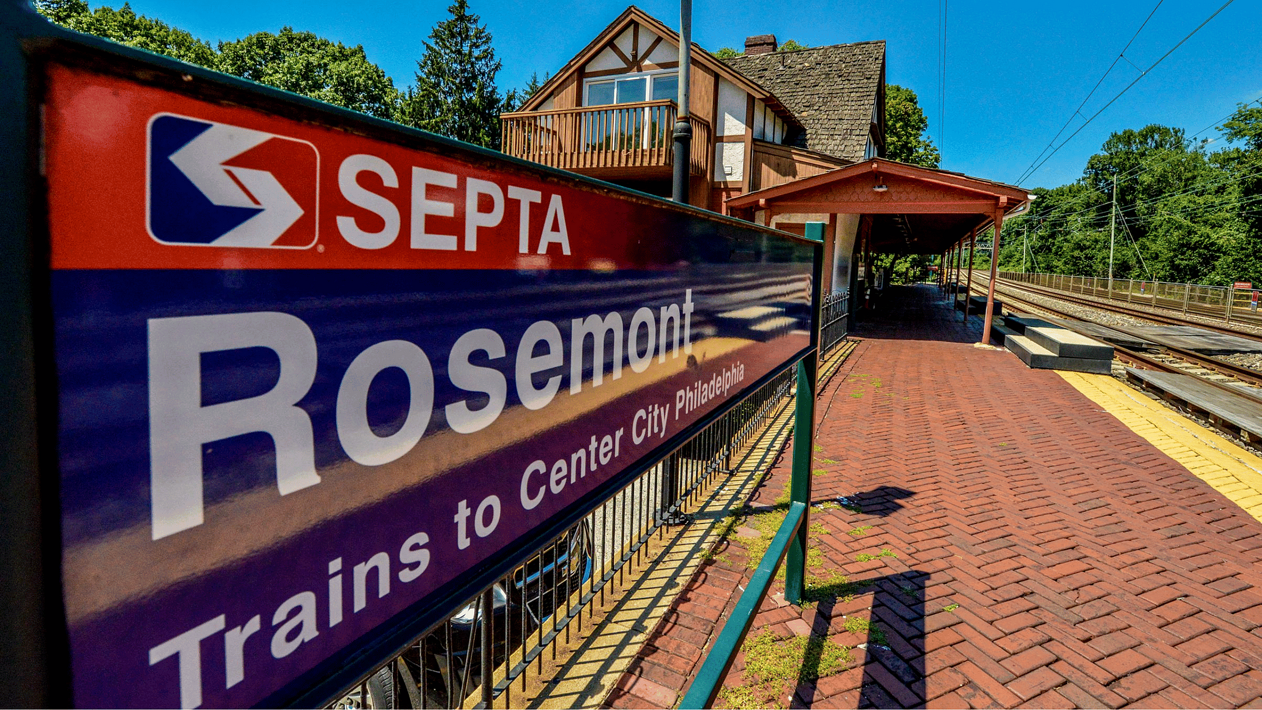Rosemont Plaza SEPTA stop