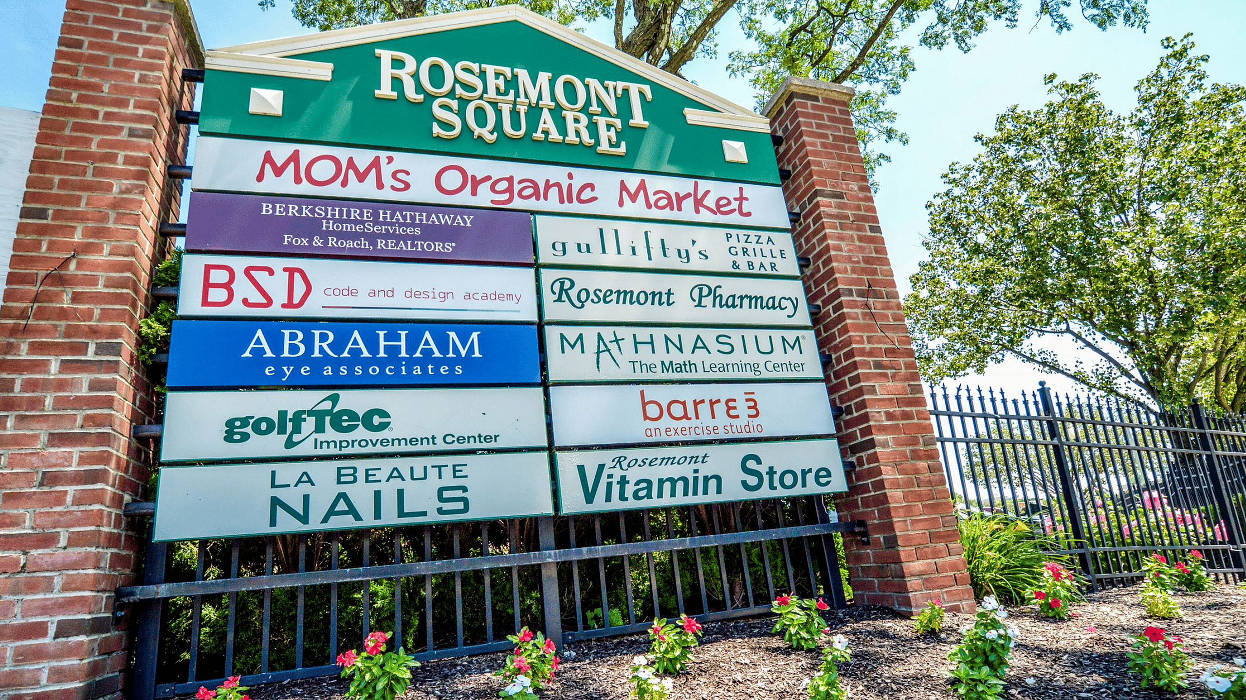 Rosemont Plaza