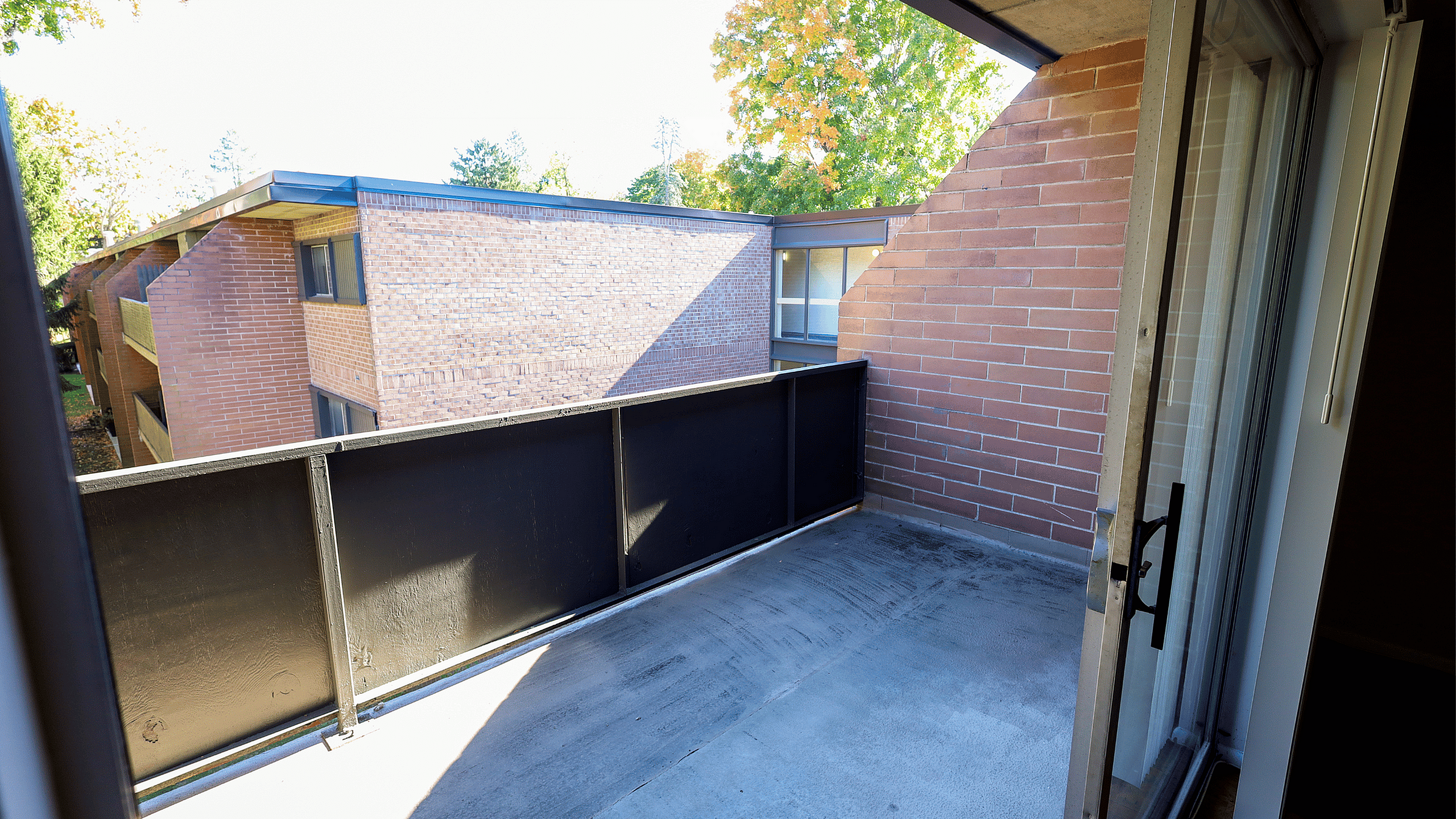 Radcliff Apartments Spacious Balcony