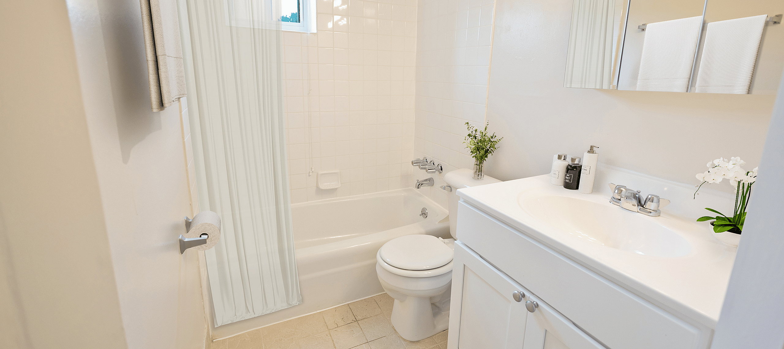 Bright bathroom interior with full-size tub and stylish finishes at Valley High Apartments in Roxborough