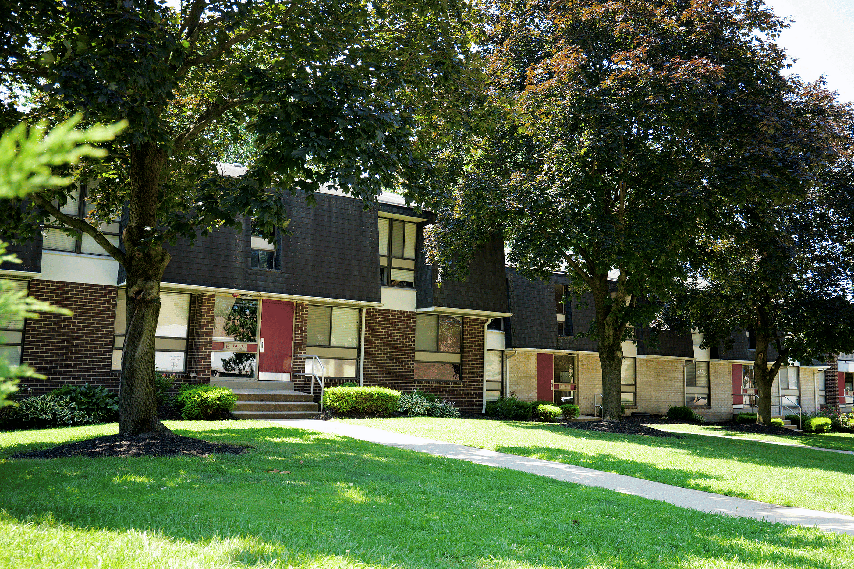 Summit Park Apartments located just minutes from downtown Philadelphia