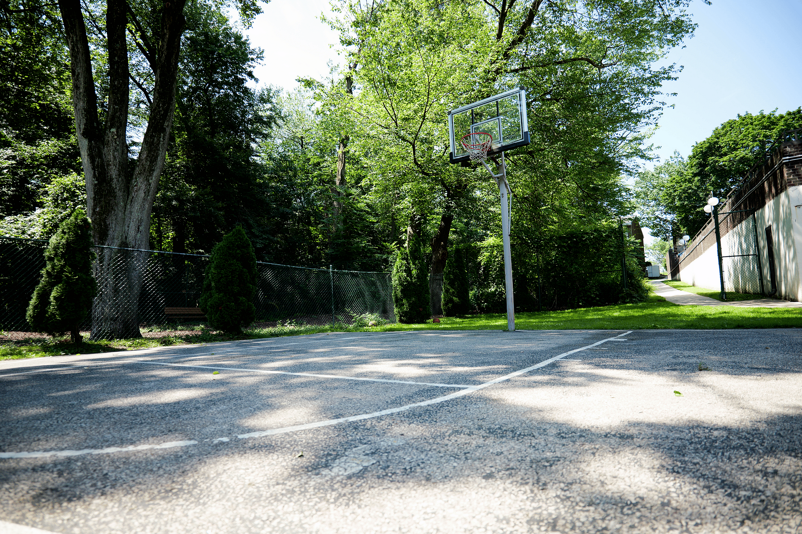 Summit Park Apartments featuring on-site basketball amenities