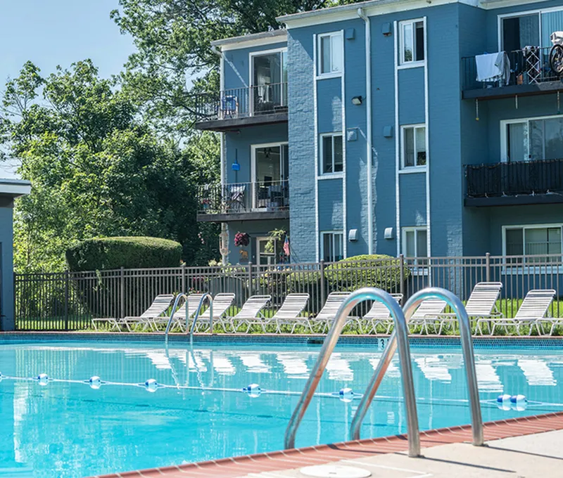 Arbor lane apartments exterior summer green