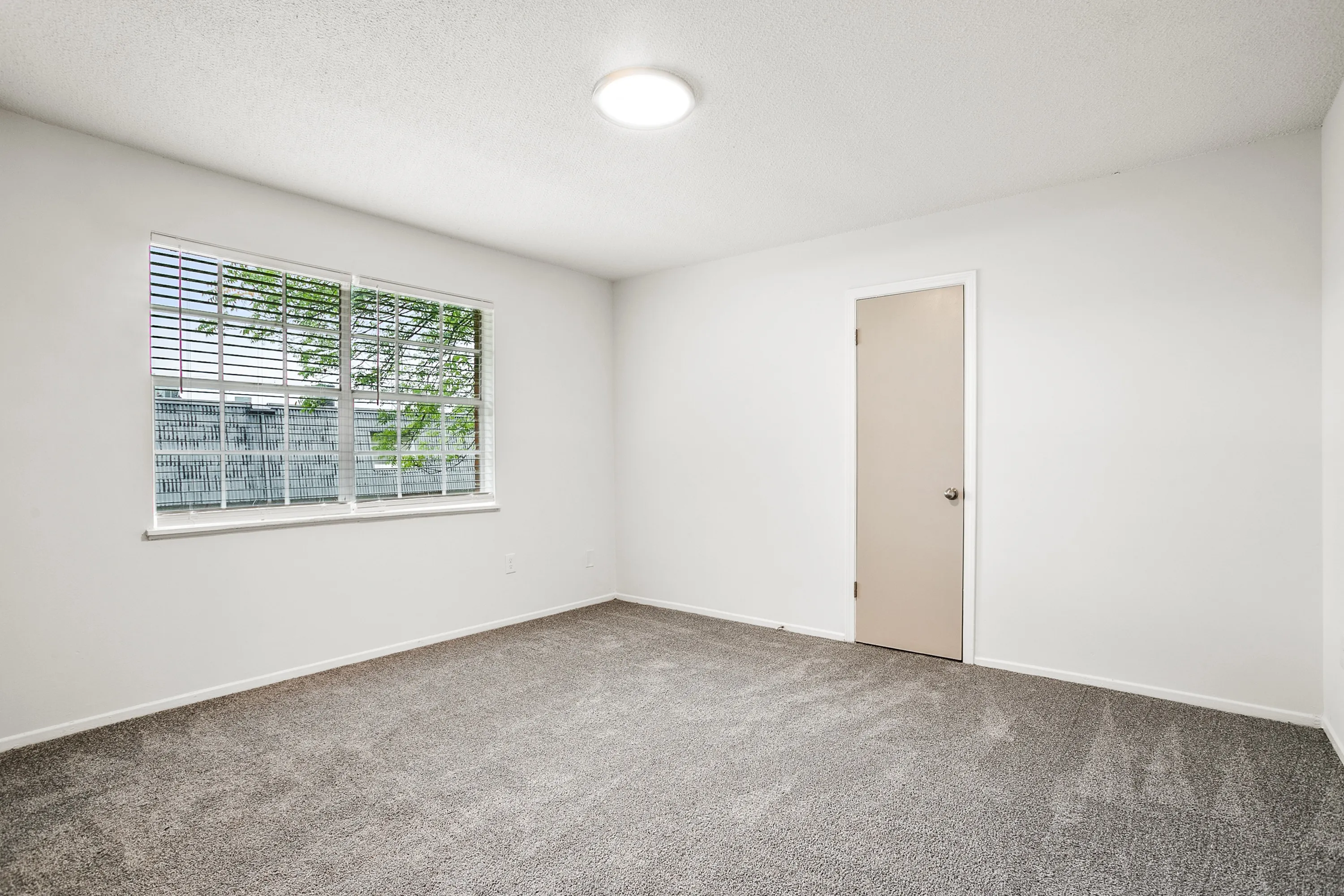 Room (2)