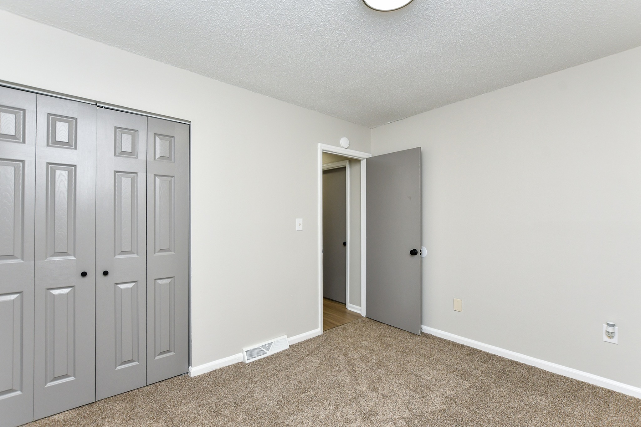 Room 1 (2)