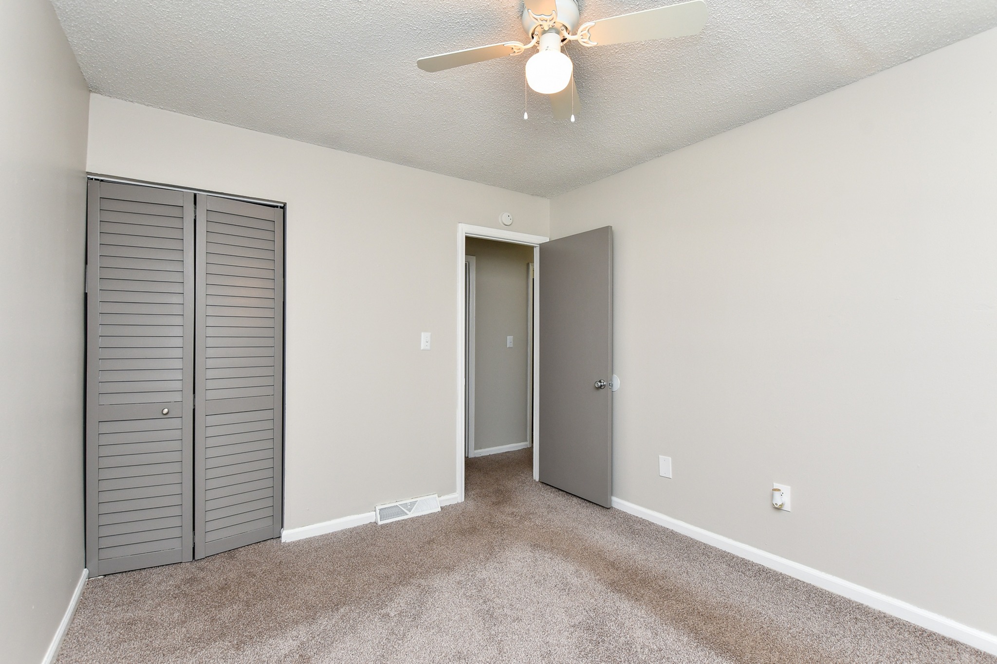 Bedroom 2 (2)