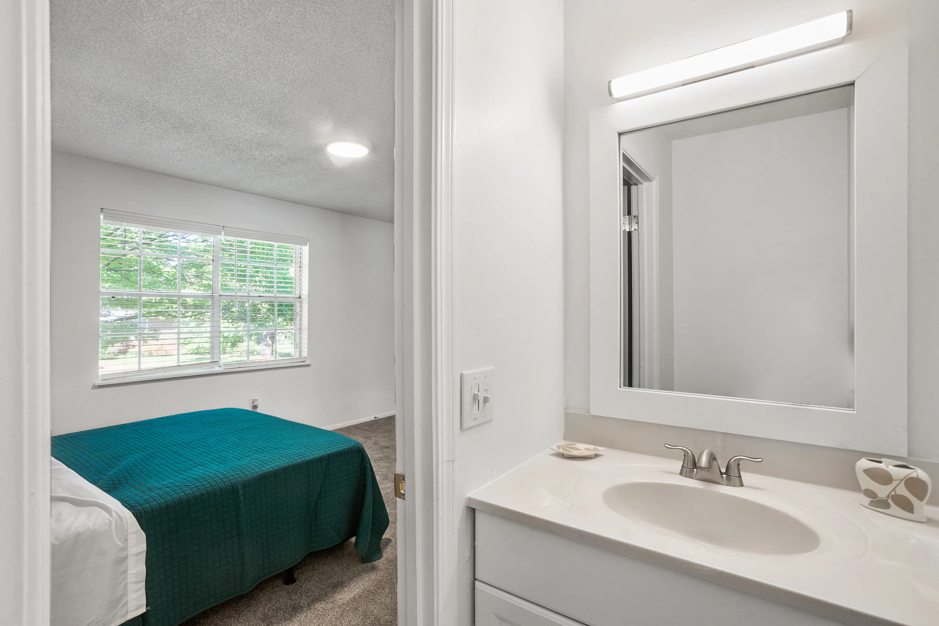 1/2 Bath
