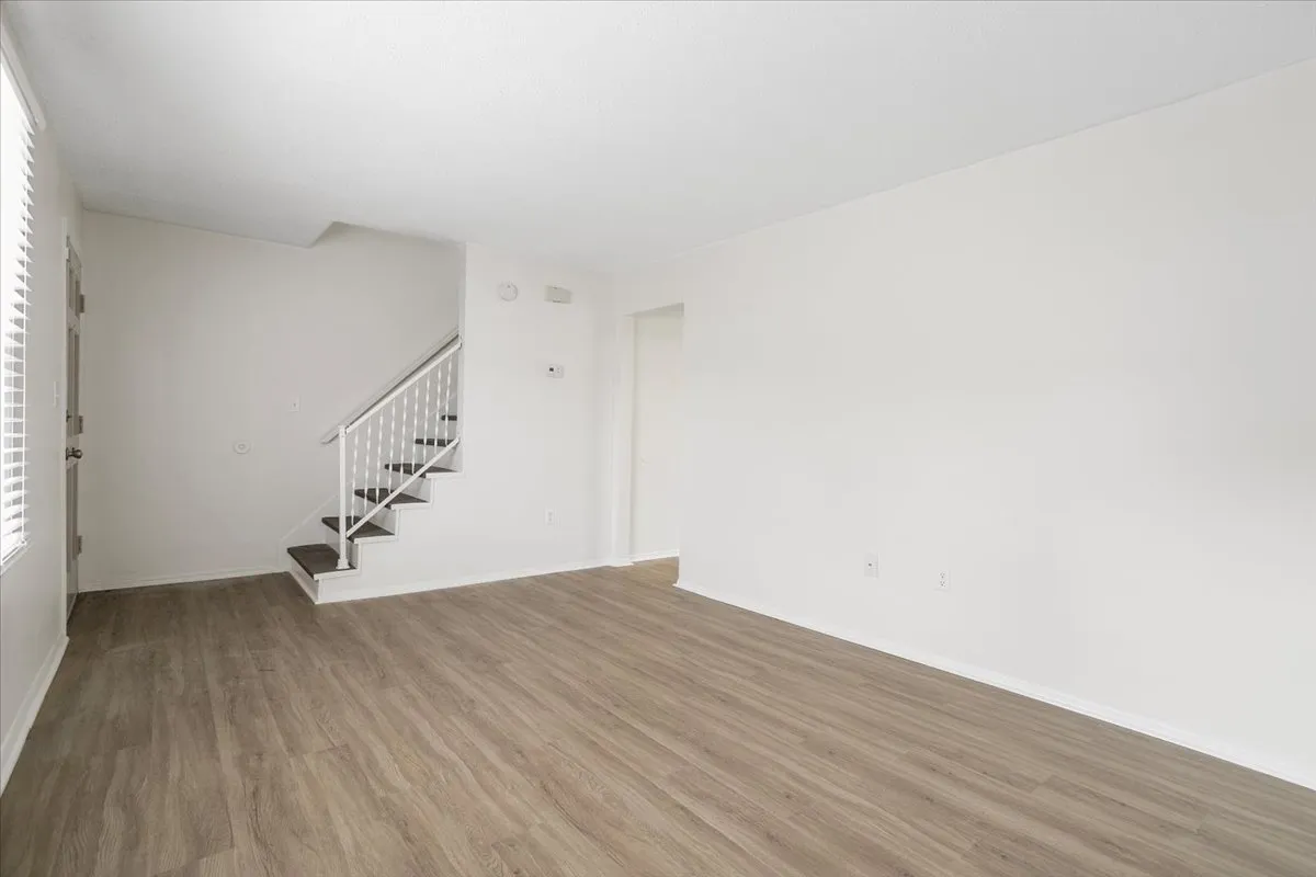 Living Room (3)