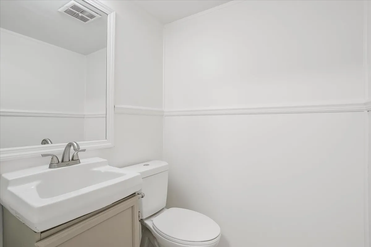 1/2 Bath
