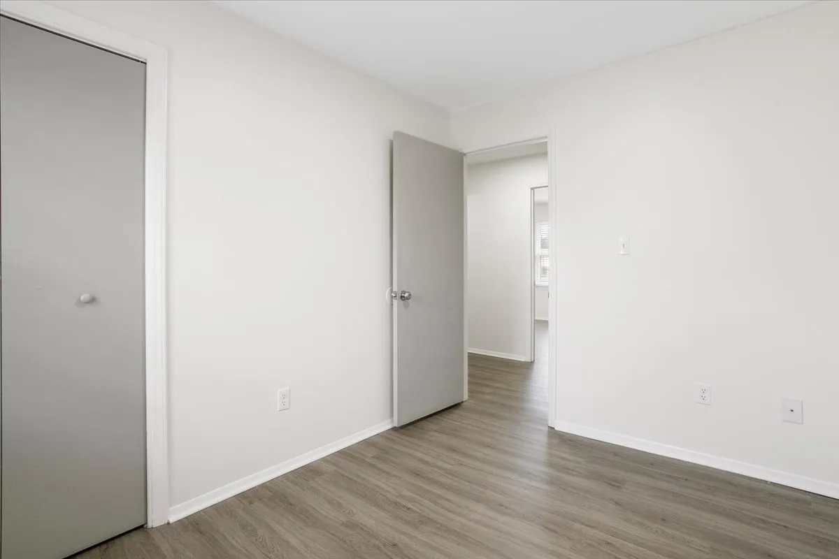 Room 2 (2)