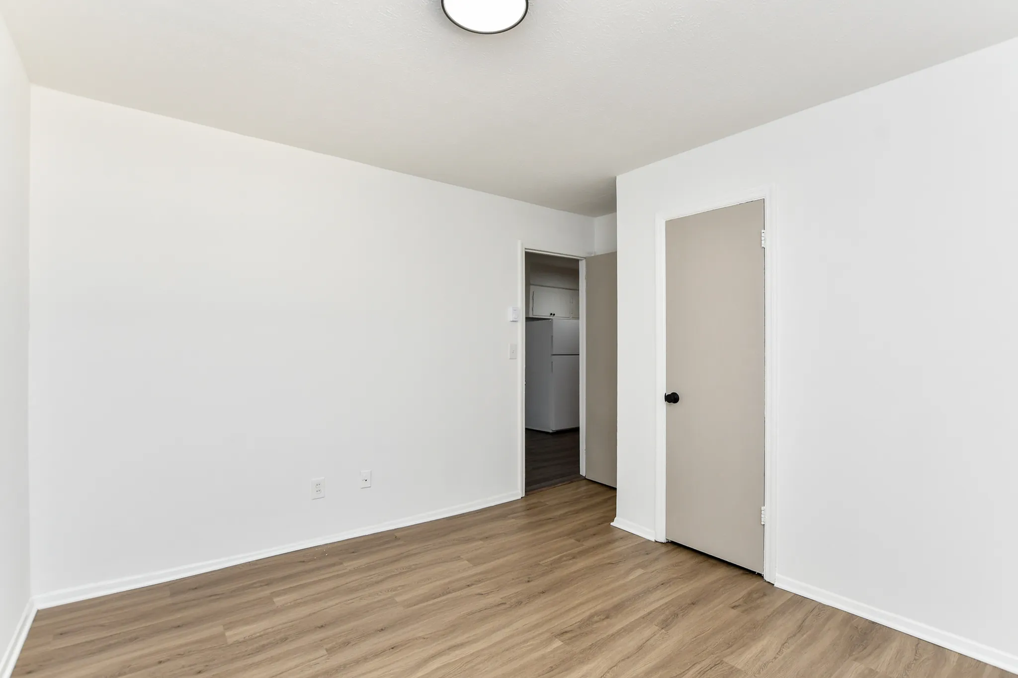 Room 1 (2)