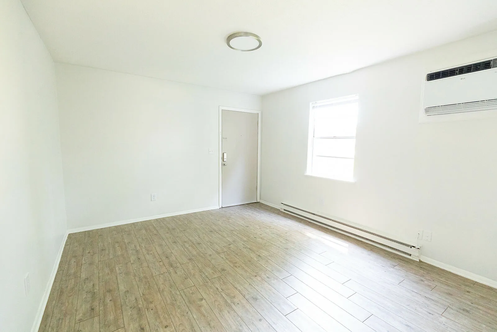 Living Area (2)