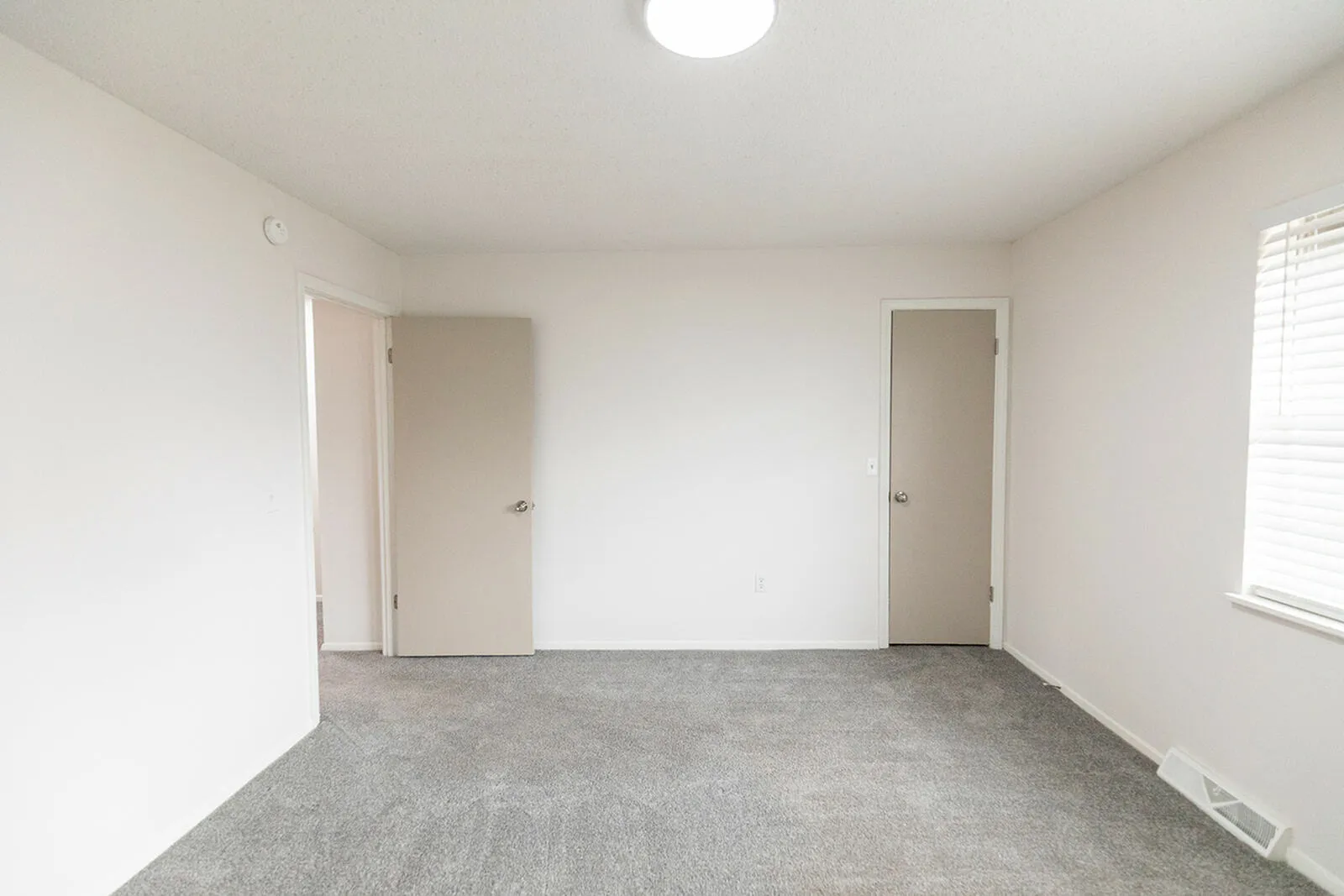 Room 2 (2)