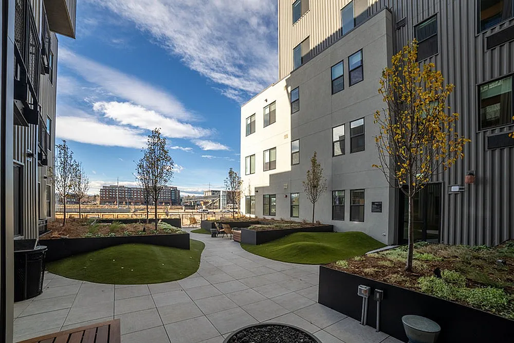 4040 Fox Street Apartments Outdoor Spaces