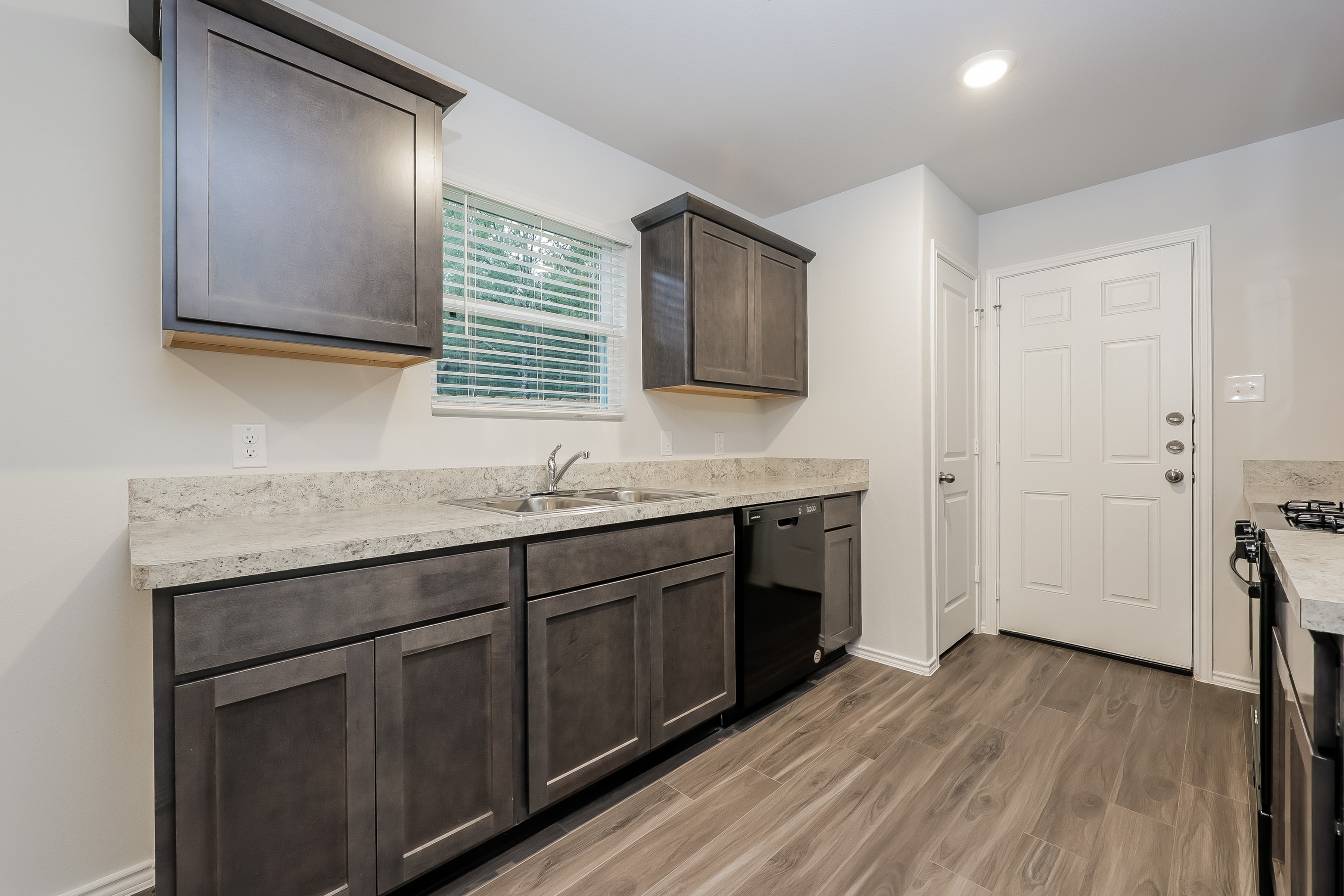 Lamar 4 Bed Crimson Lake Estates